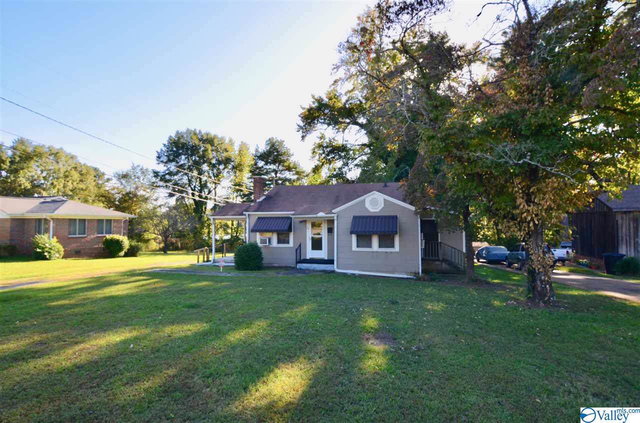 715 Crestview Drive - Photo 1