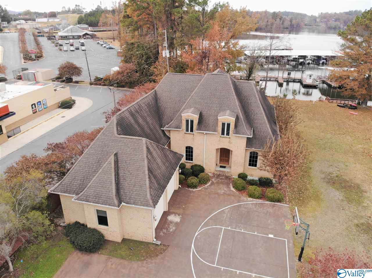 101 Riviera Drive - Photo 1