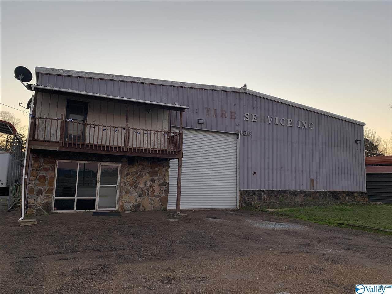2633 E Meighan Blvd - Photo 1