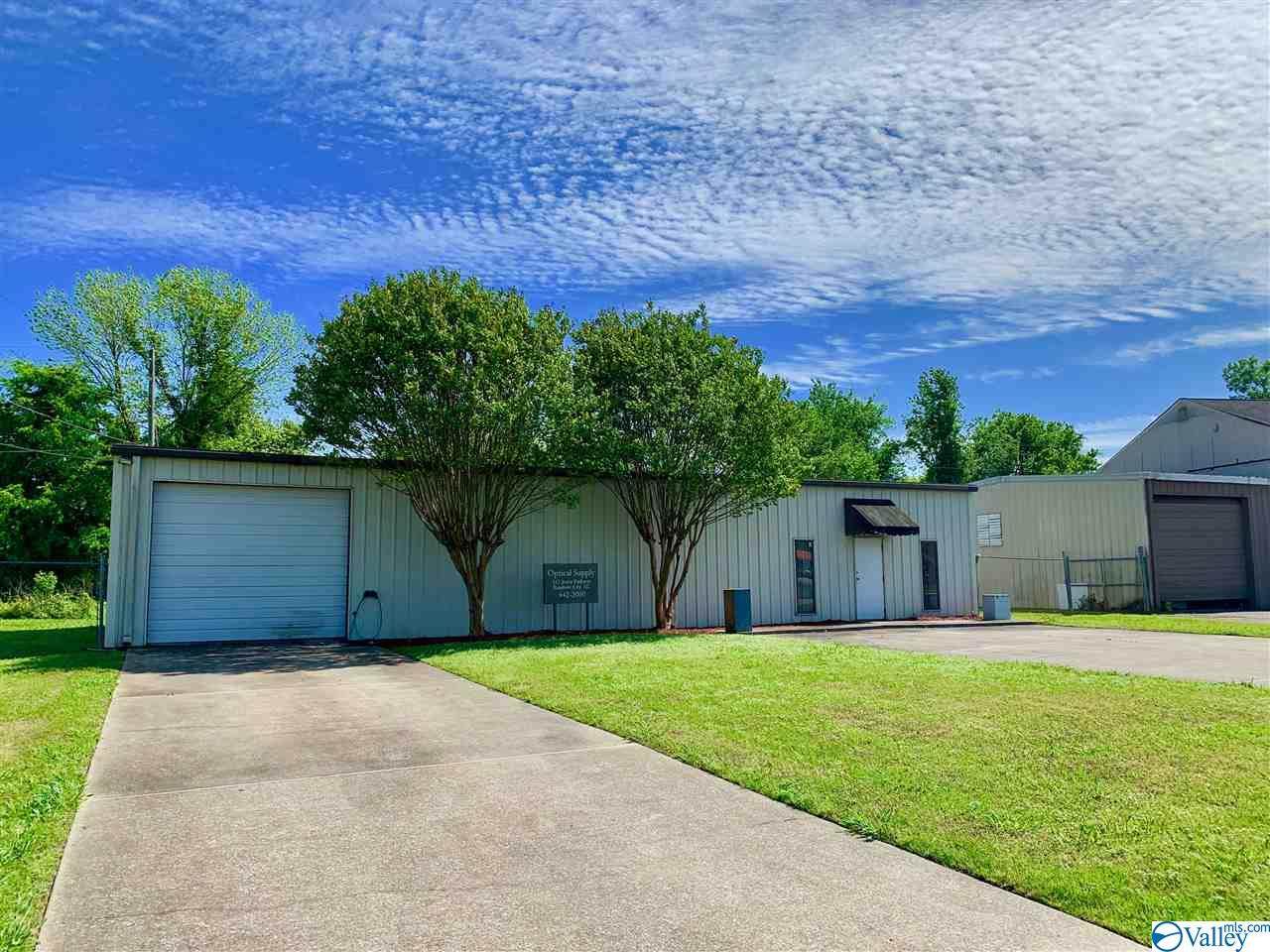 132 Jester Parkway - Photo 1