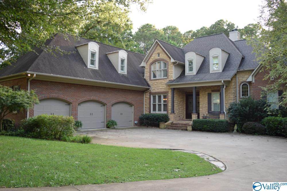 1827 Riverview Circle - Photo 1