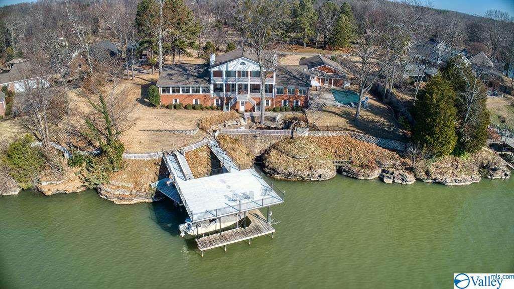 320 Cedar Point Lane - Photo 1