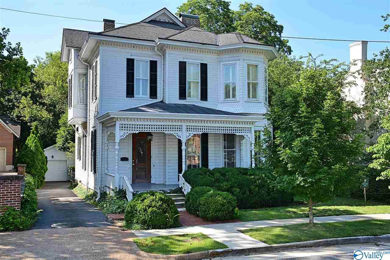 304 Gates Avenue - Photo 1
