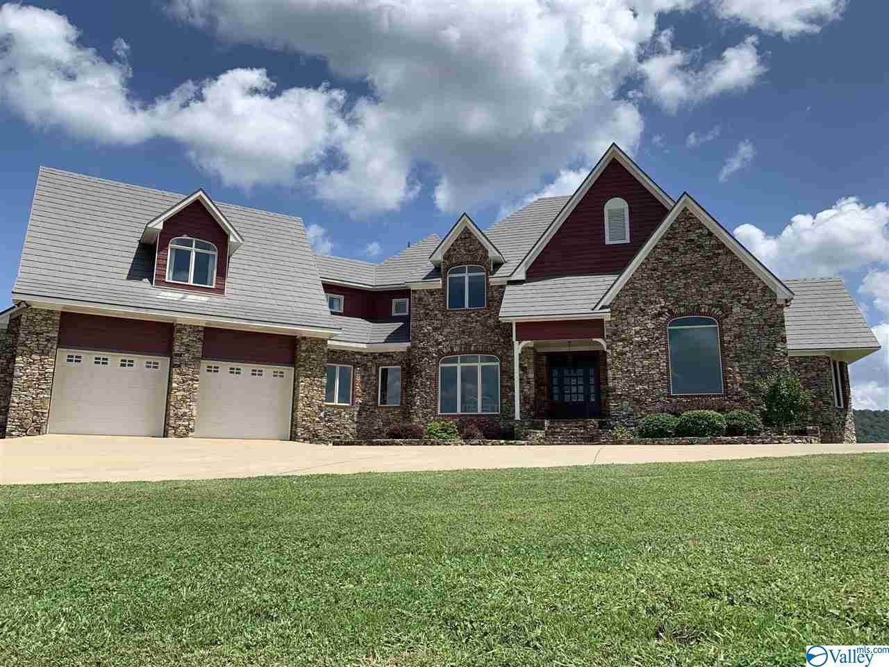 475 Tuckaway Lane - Photo 1
