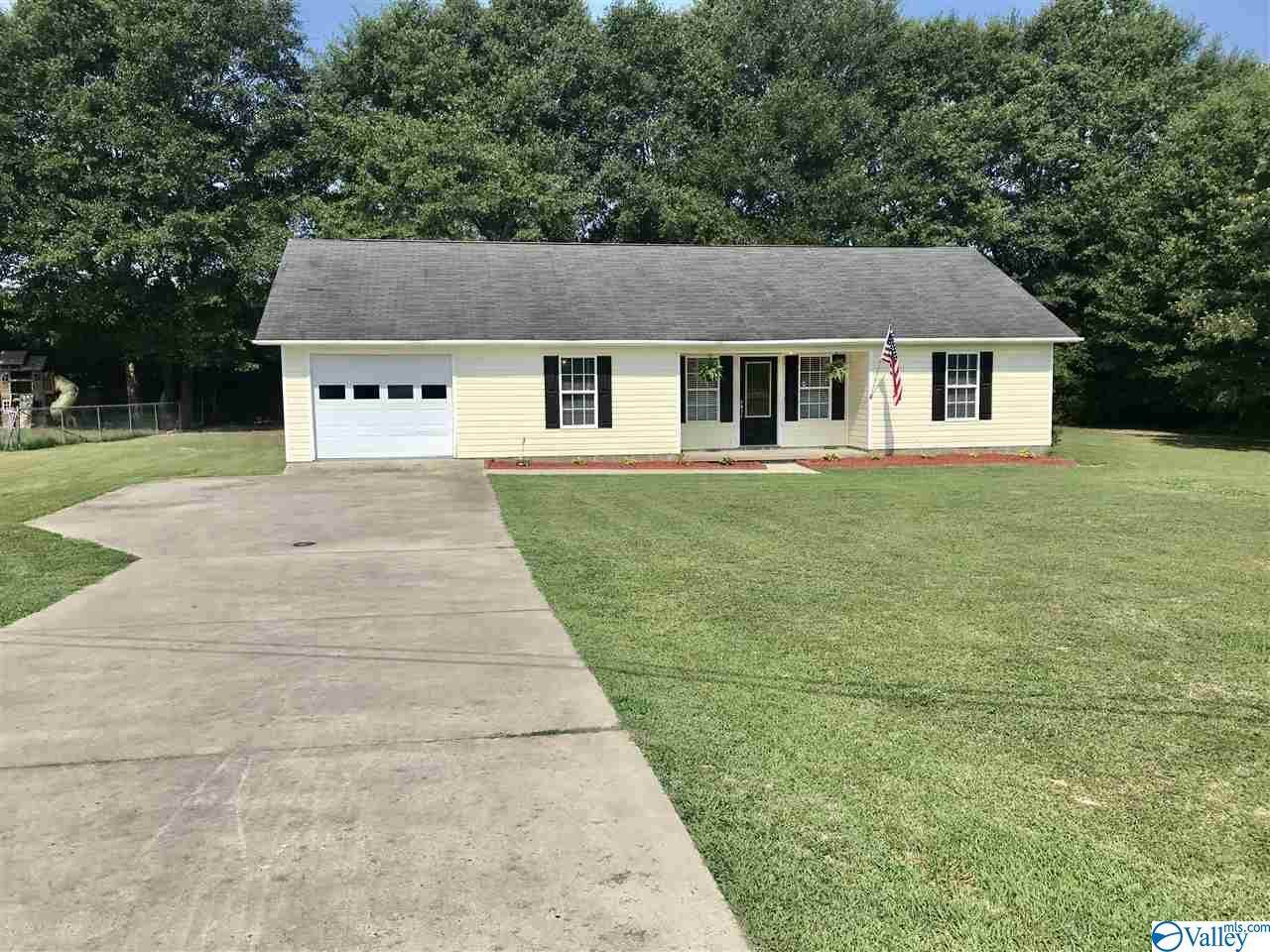 189 Jennifer Lane - Photo 1