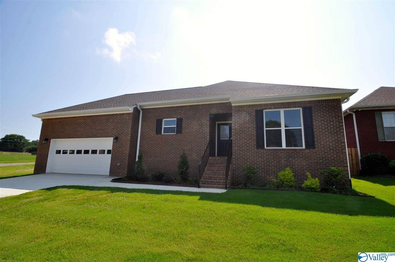 2912 Phelan Cir - Photo 1