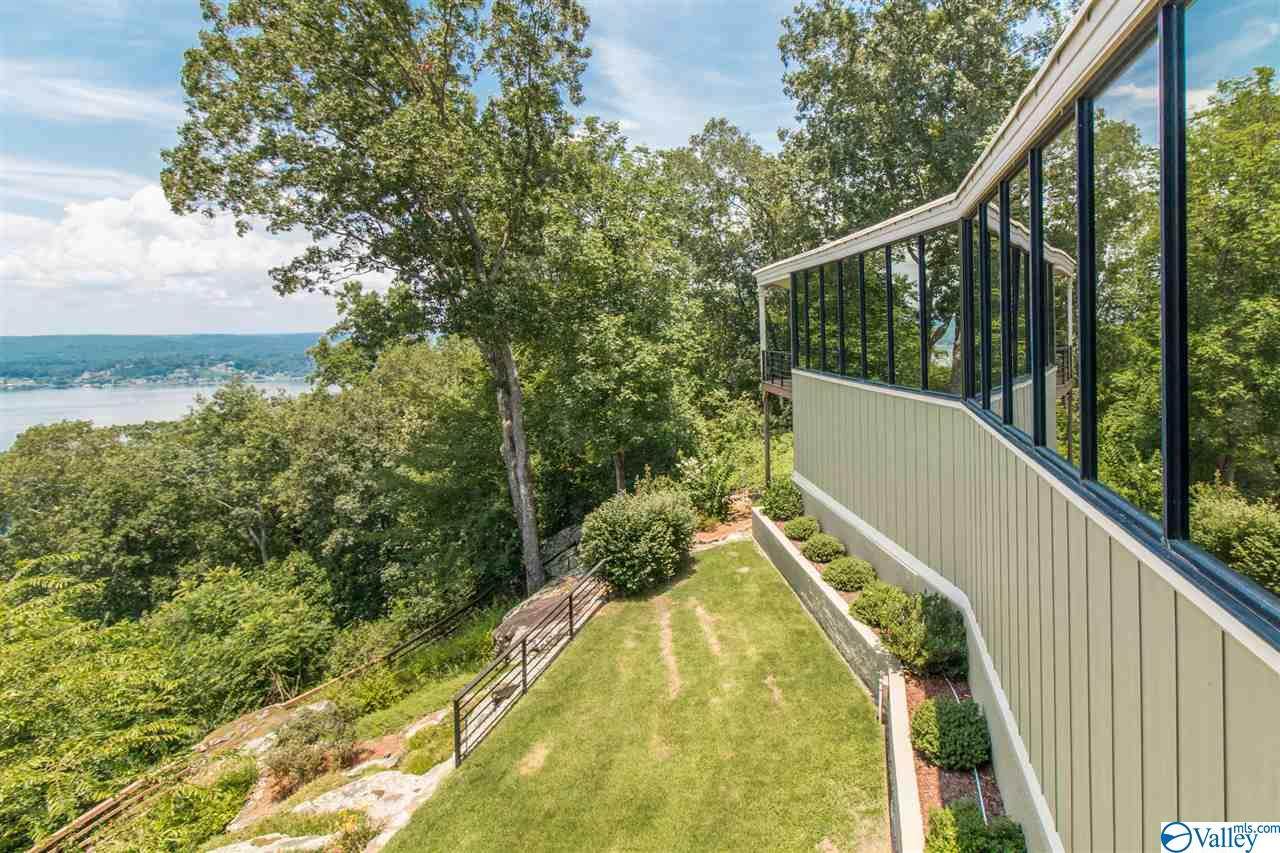 5024 Neely Avenue - Photo 1