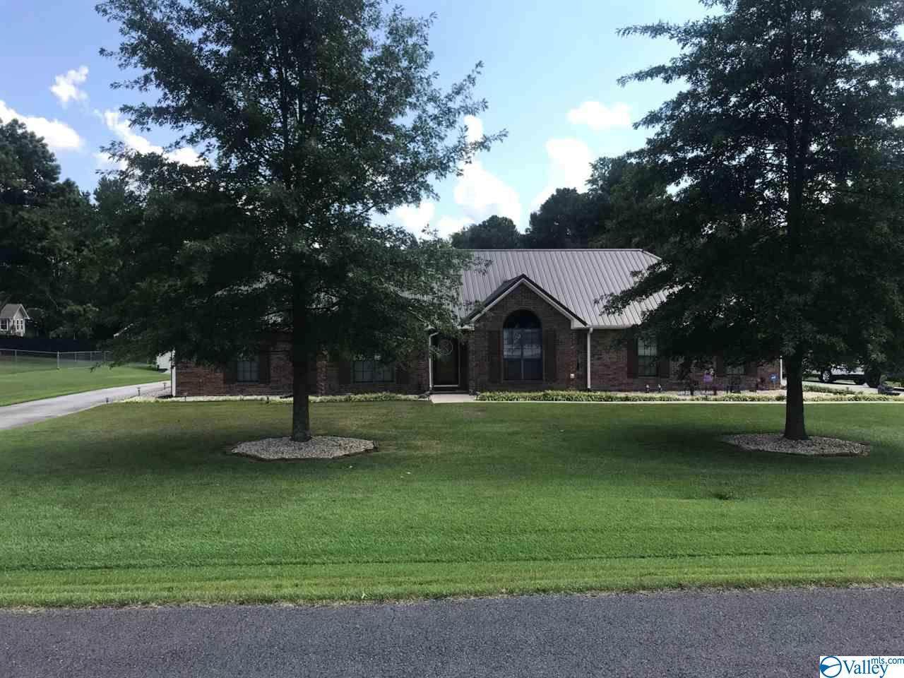 615 Powell Blvd - Photo 1