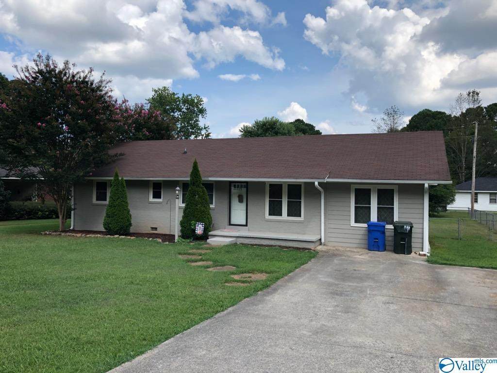 111 Christopher Circle - Photo 1