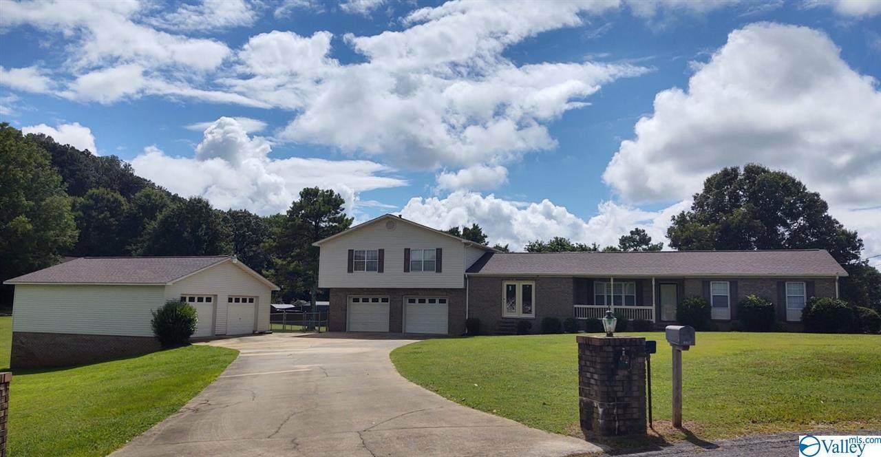 4613 Pinehill Place - Photo 1