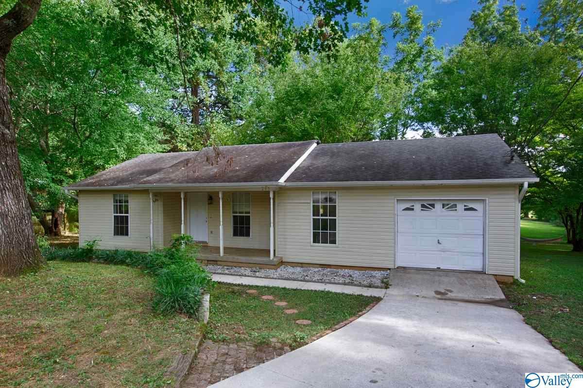 205 Amy Drive - Photo 1