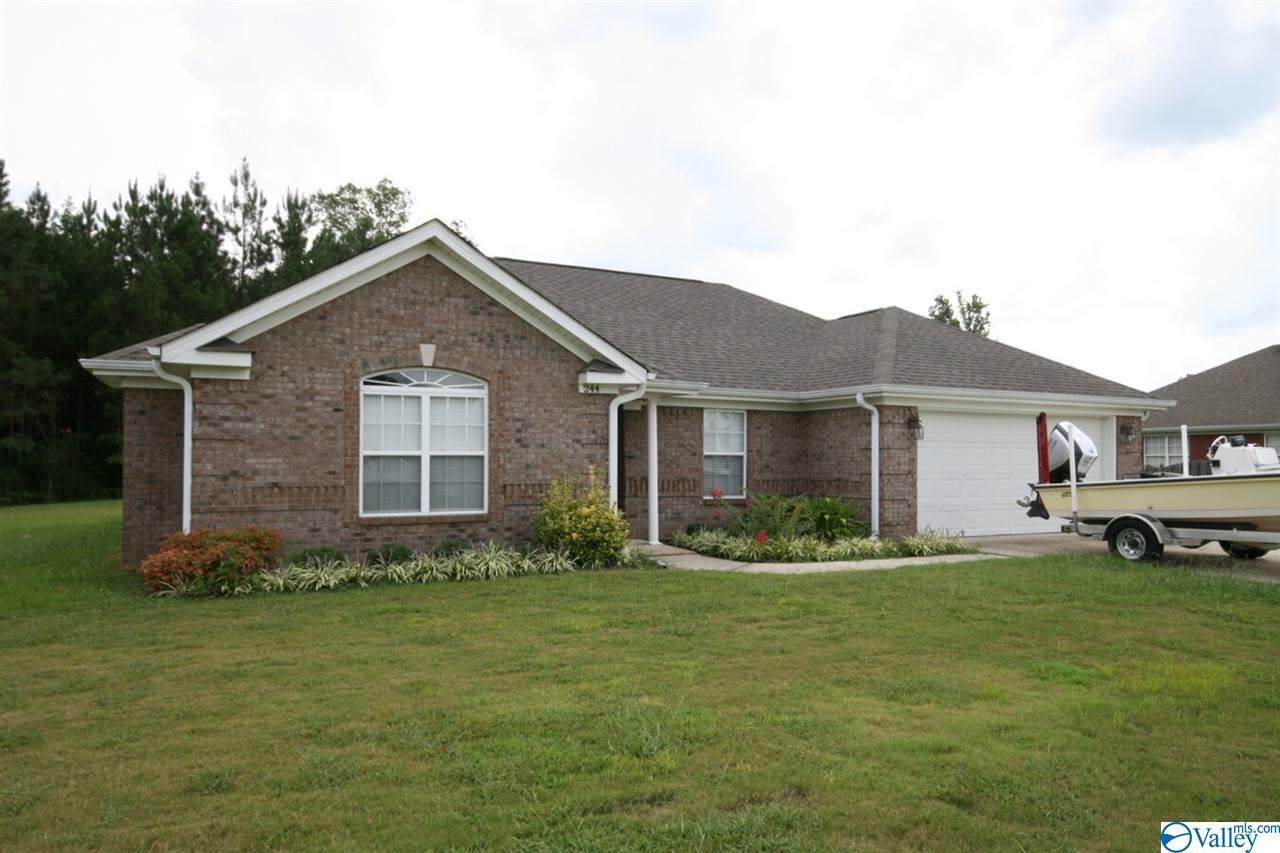244 Chestnut Oak Circle - Photo 1