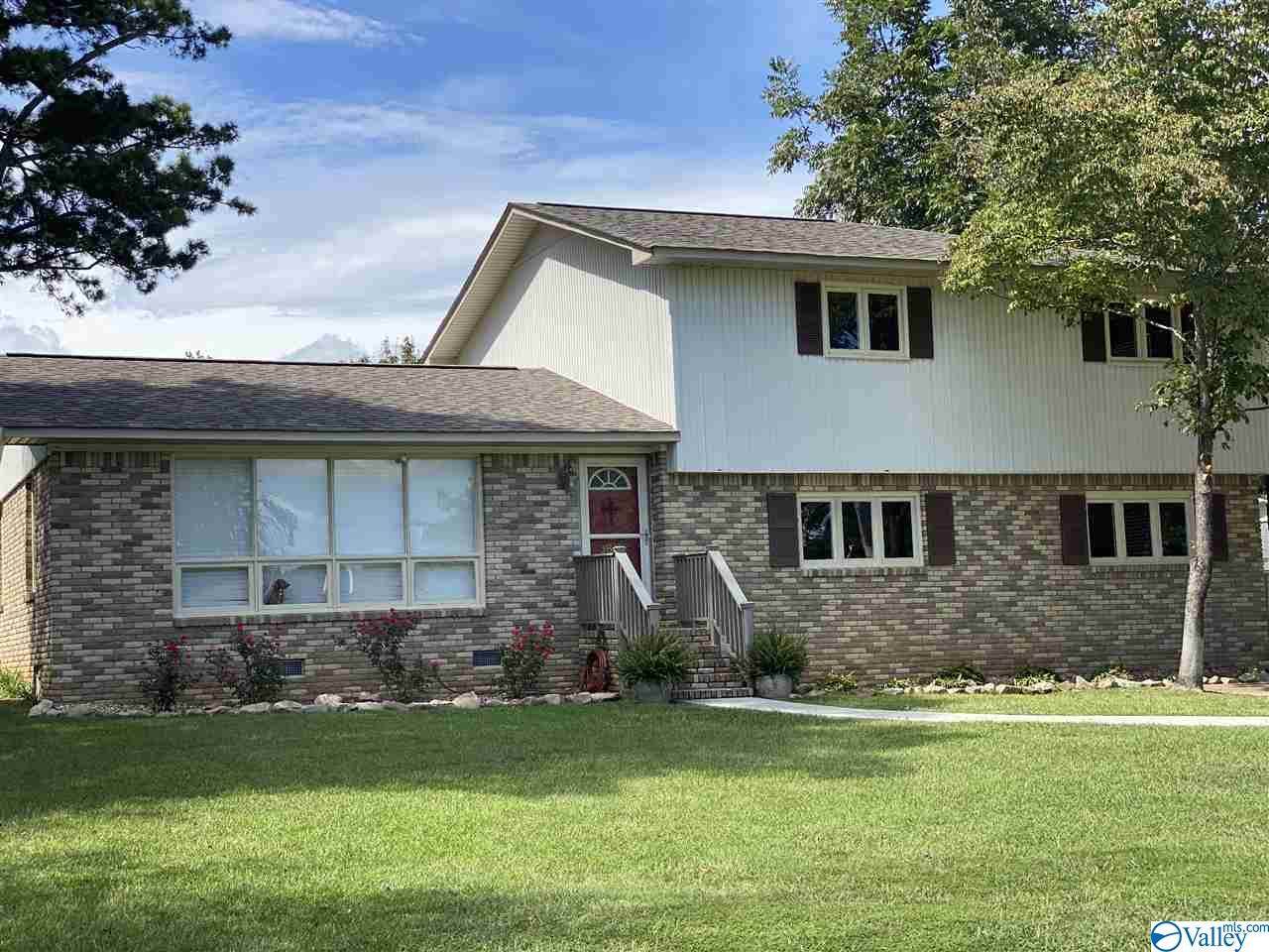 3816 Meadowwood Circle - Photo 1