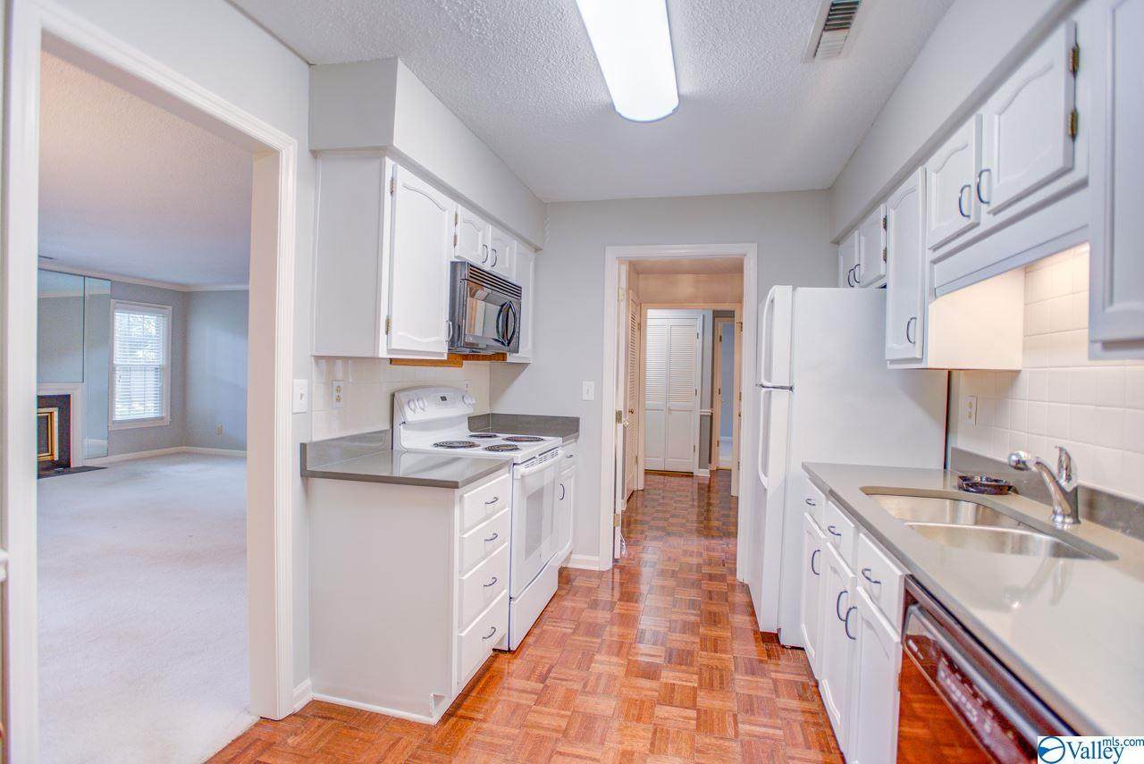 342 Drury Lane - Photo 1
