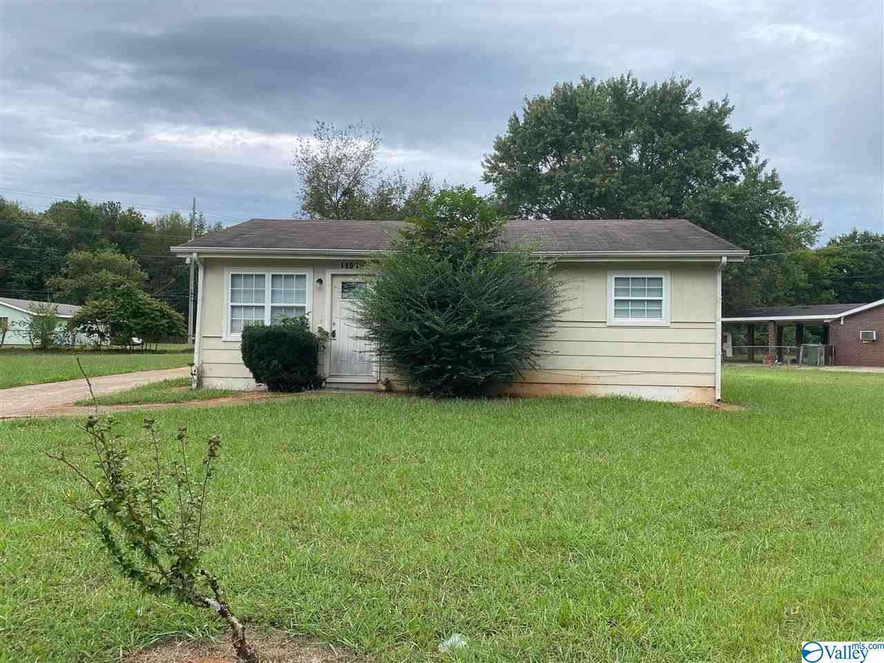 1901 Catchings Drive - Photo 1