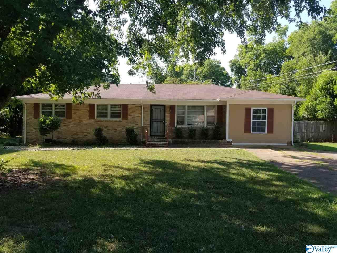 1403 Clubview Drive - Photo 1