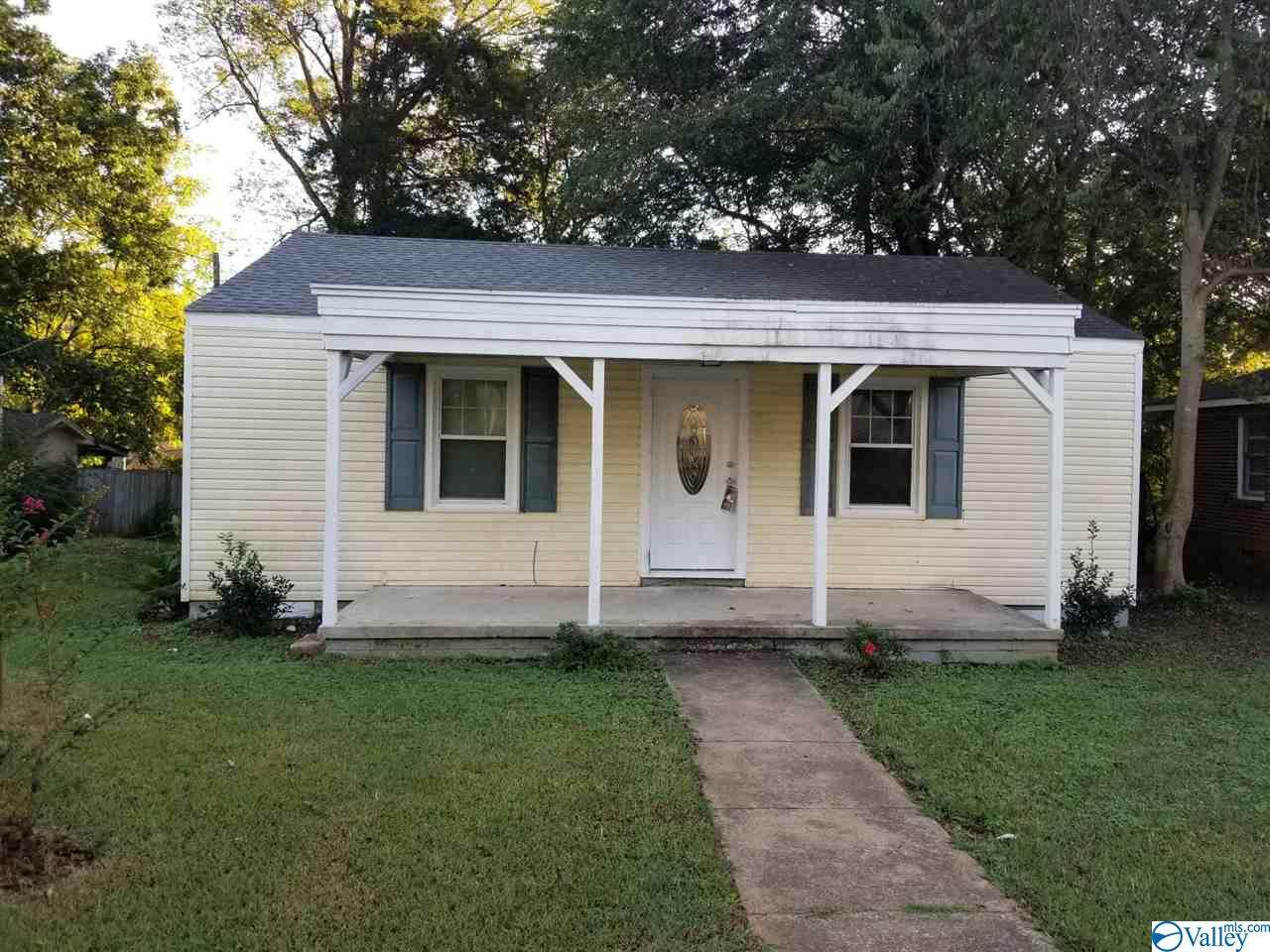 207 Richmond Drive - Photo 1