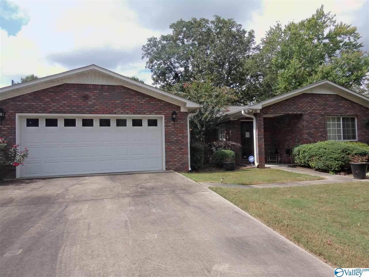 728 Cloverdale Court - Photo 1