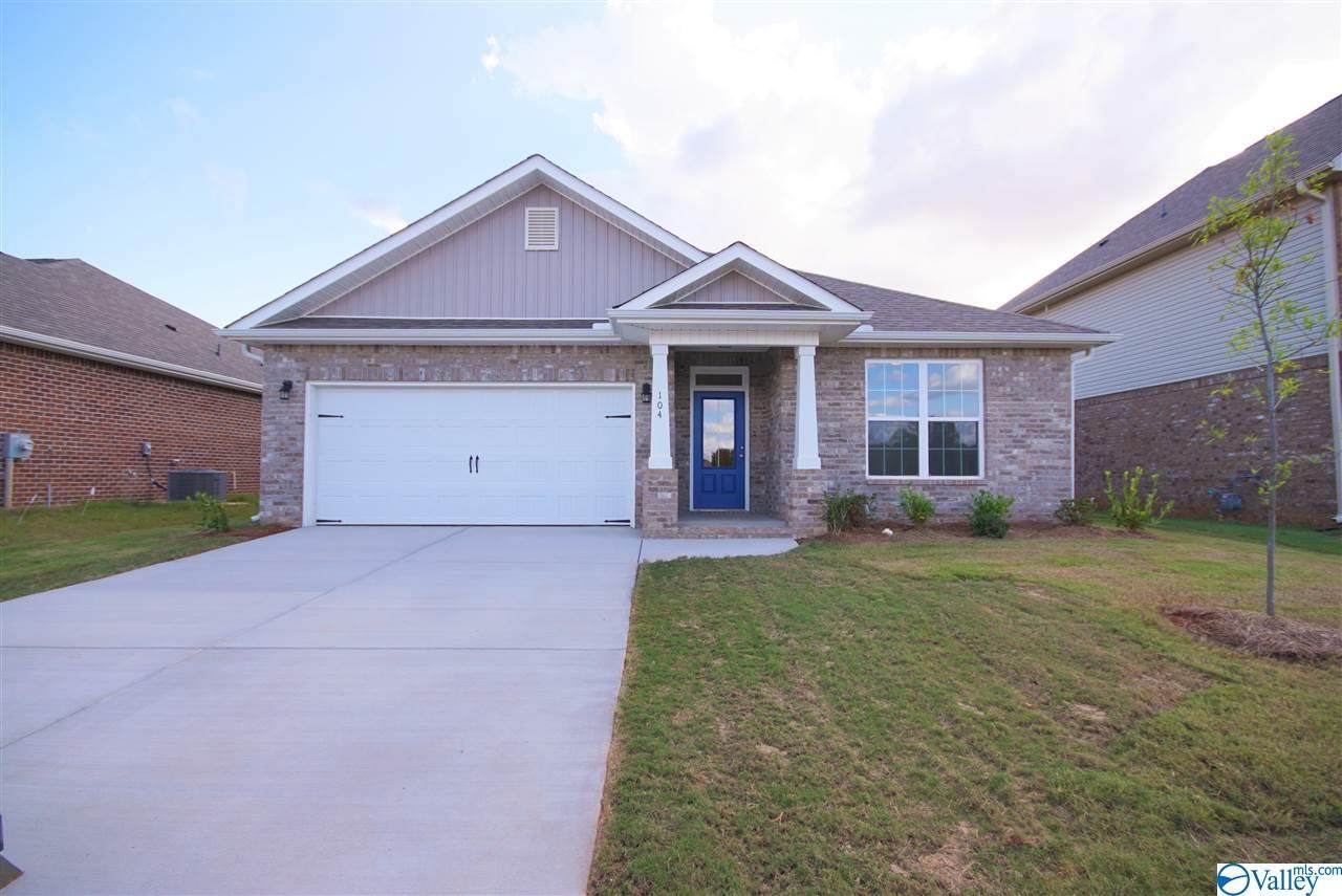 104 Williams Pointe Boulevard - Photo 1