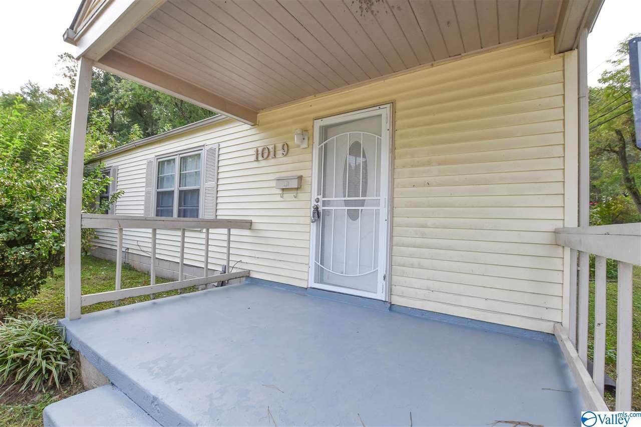 1019 Crestline Road - Photo 1