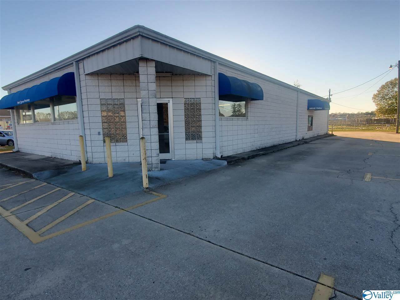 1360 Military Street - Photo 1