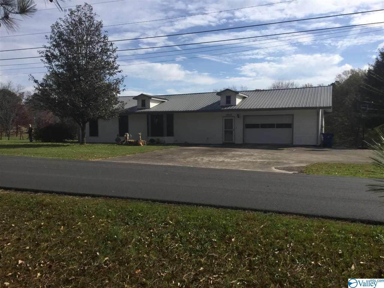 1915 Whitesville Road - Photo 1