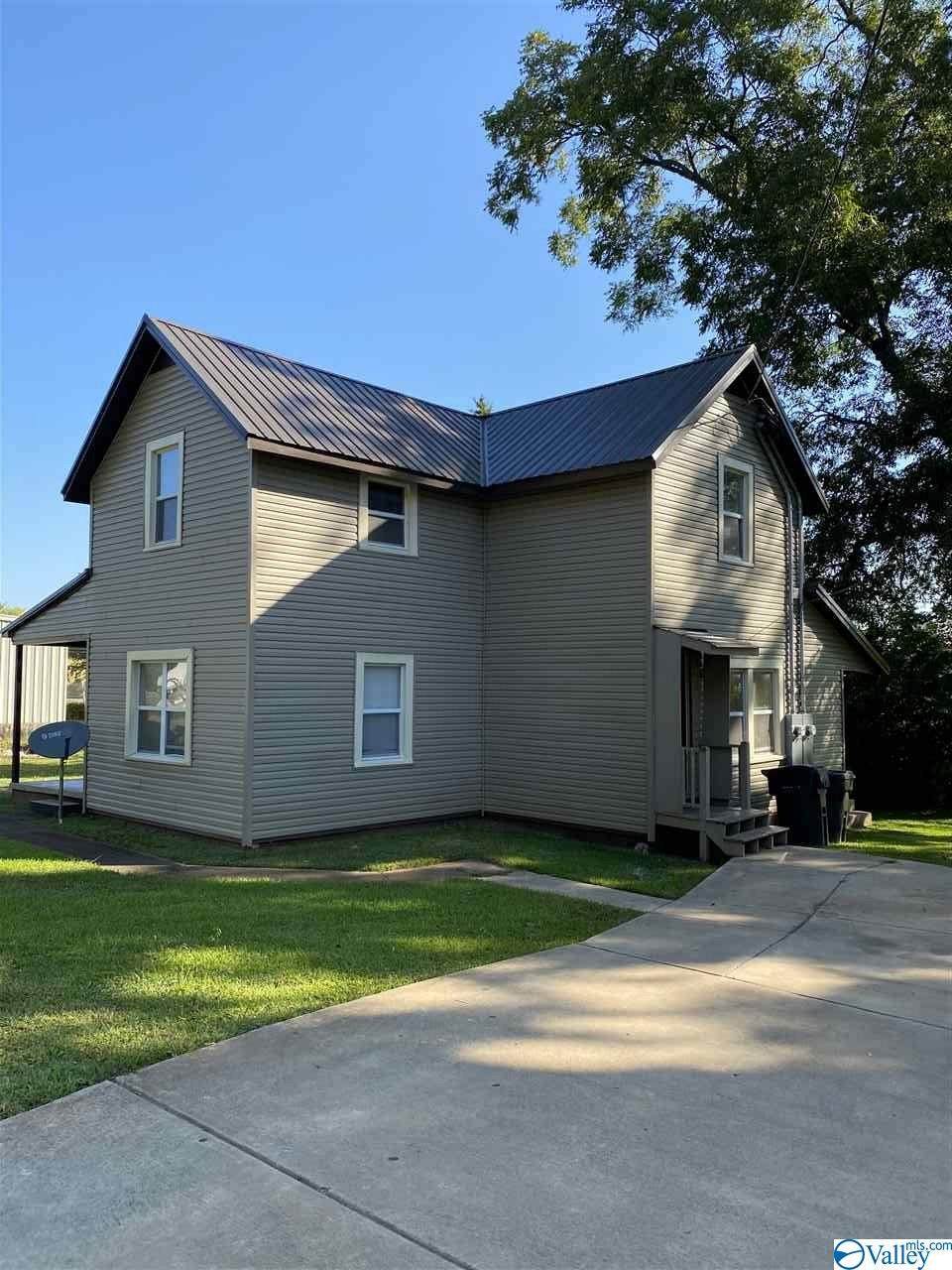 208 3rd Avenue - Photo 1