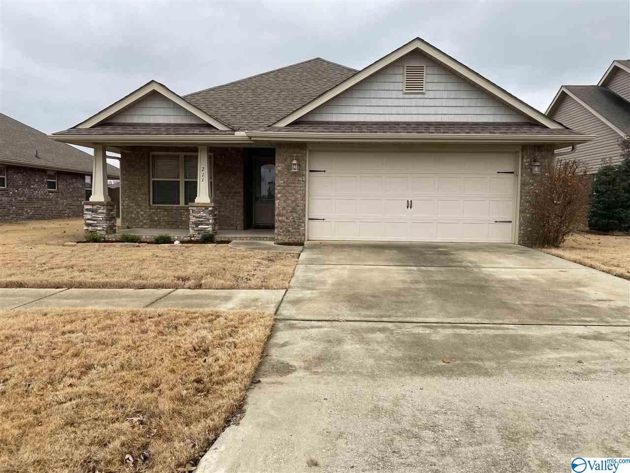 711 River Landing Blvd - Photo 1