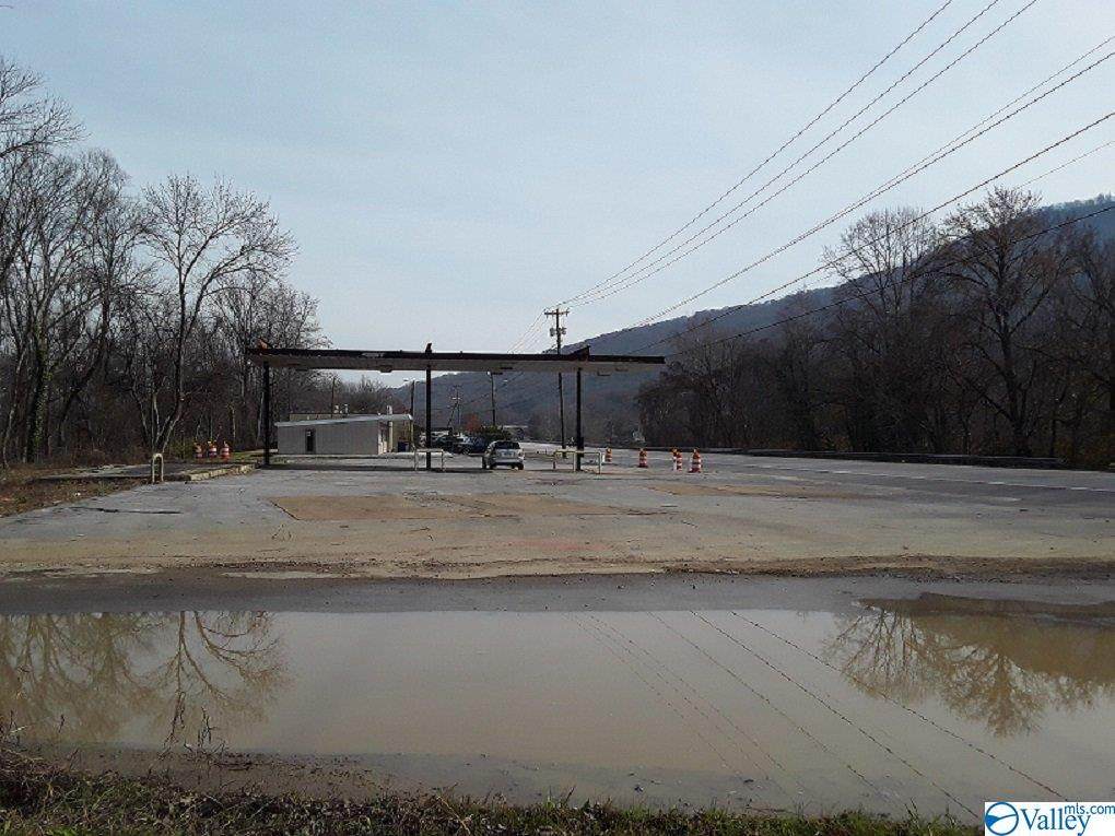 2825 Cummings Highway - Photo 1