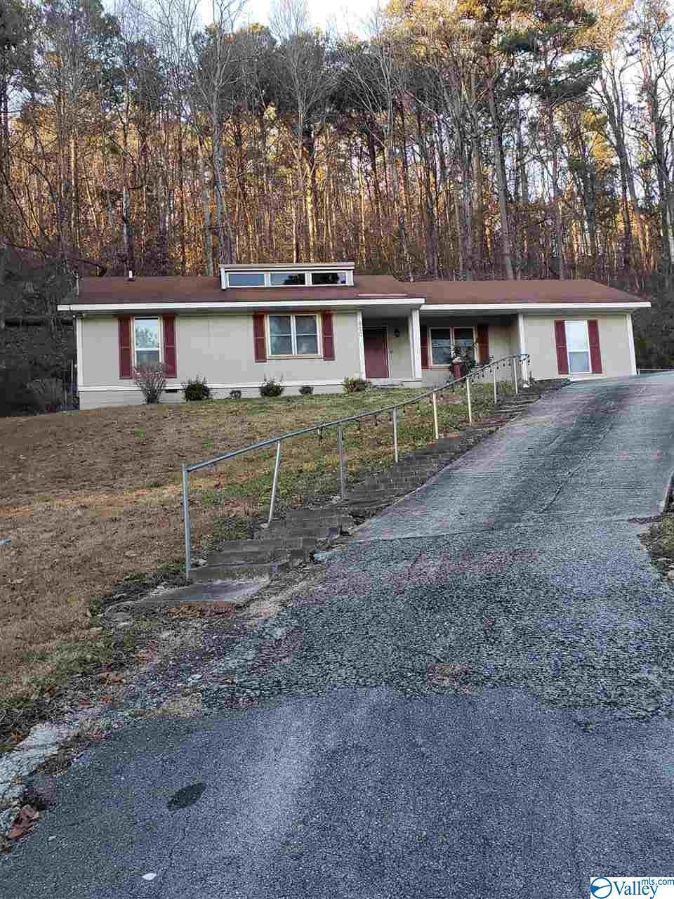 900 Highland Way - Photo 1