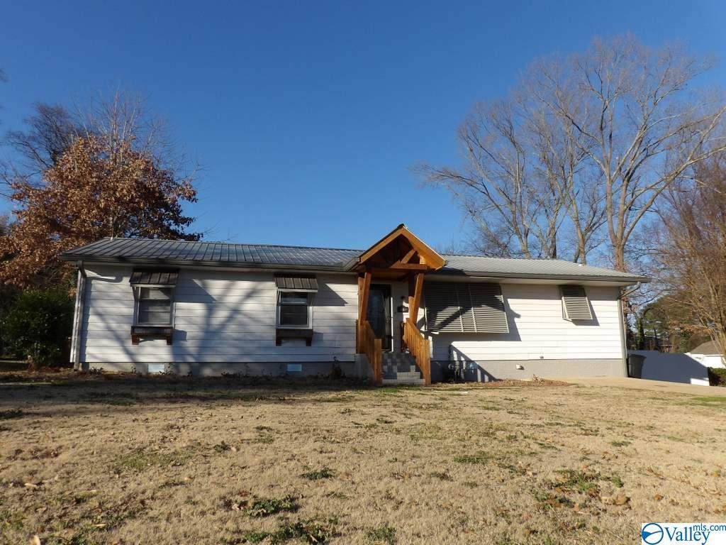2404 Meadow Wood Circle - Photo 1