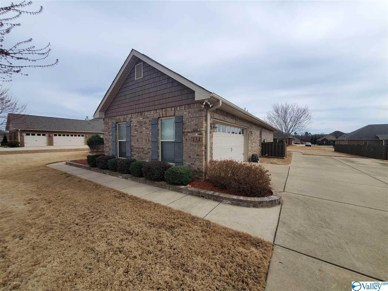 134 Parkview Drive - Photo 1