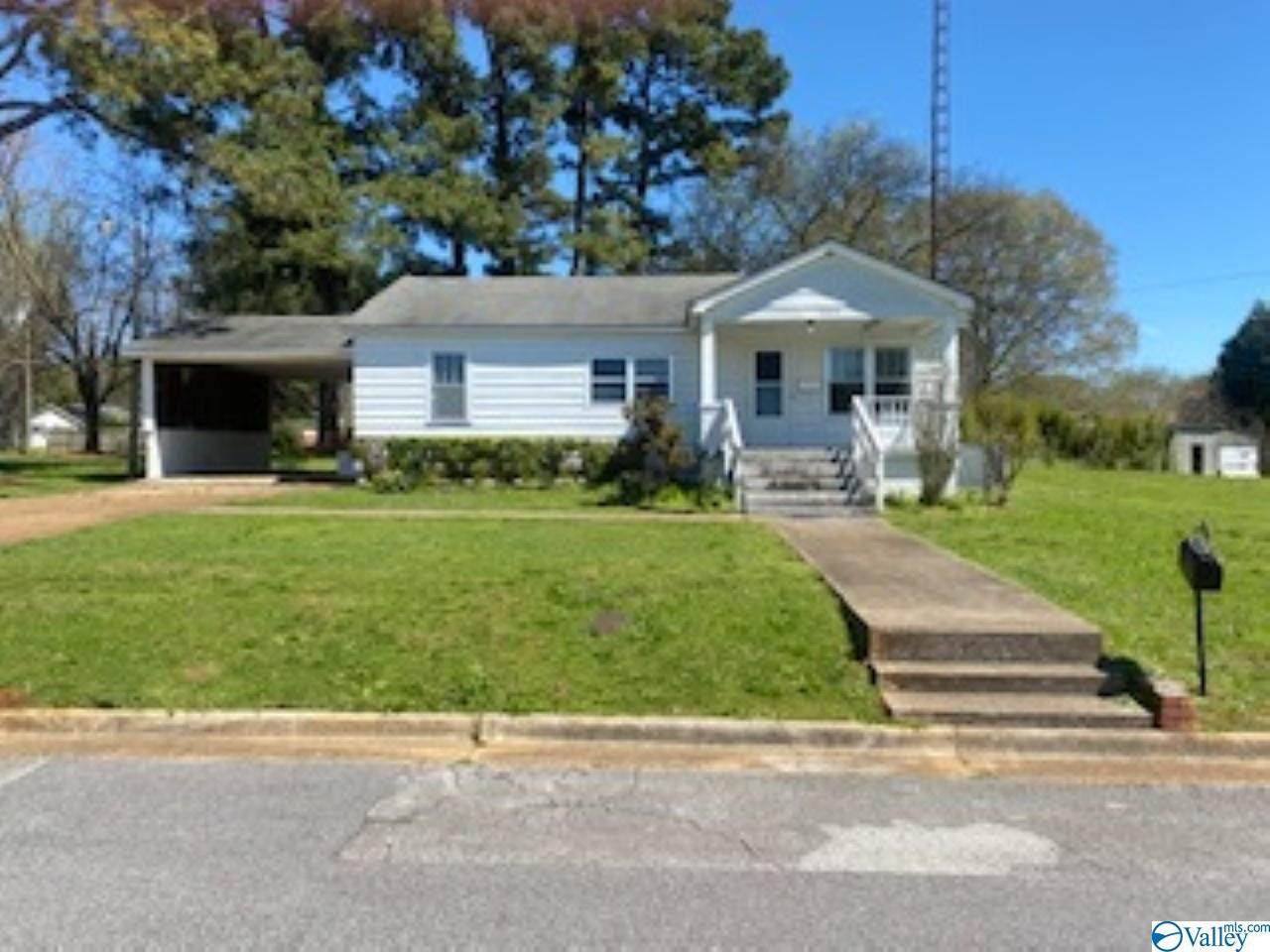 609 Marietta Street - Photo 1