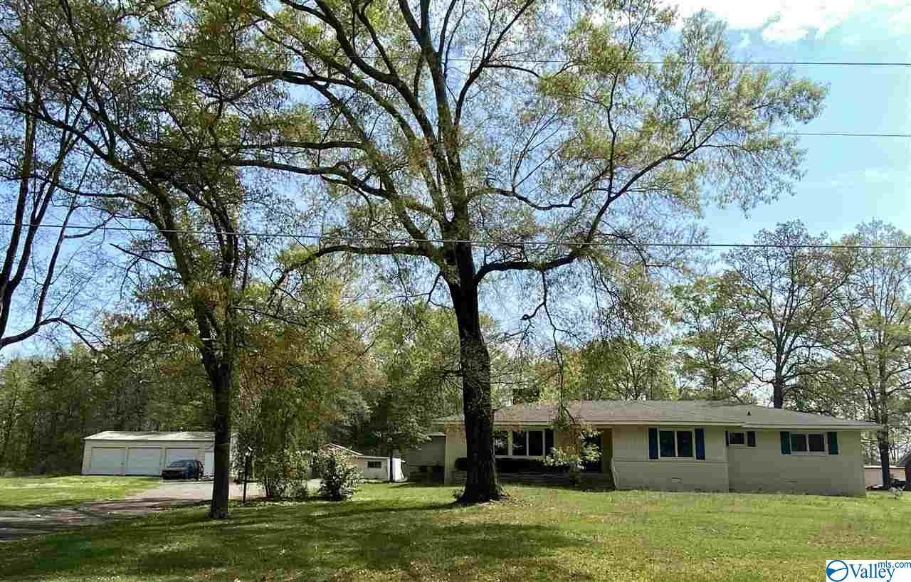 222 Iris Drive - Photo 1