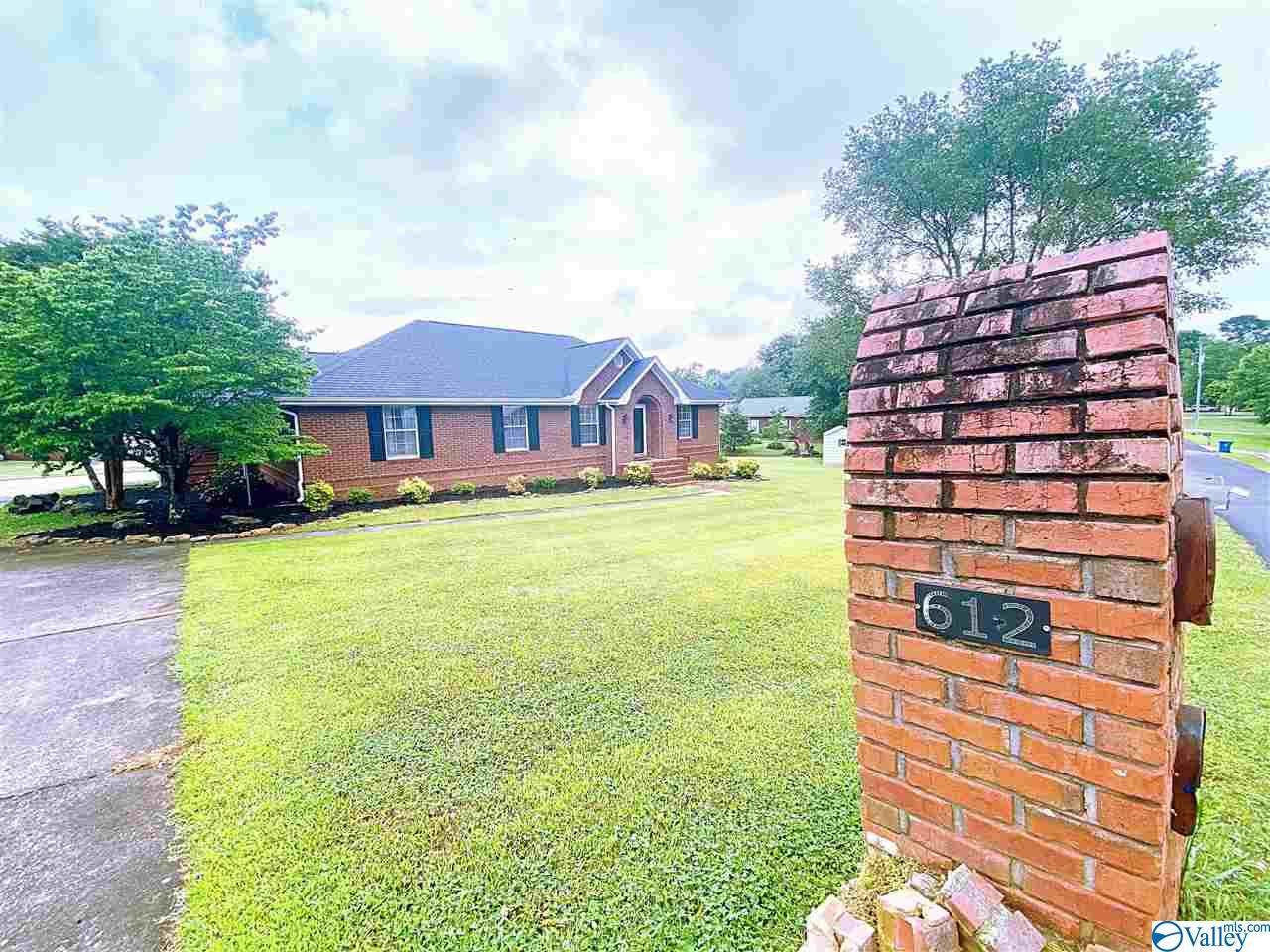 612 Powell Blvd - Photo 1