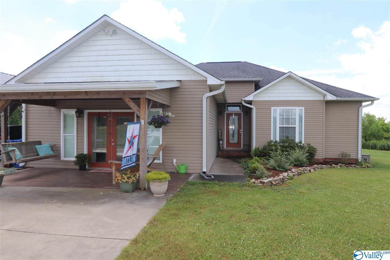 265 Maple Avenue - Photo 1