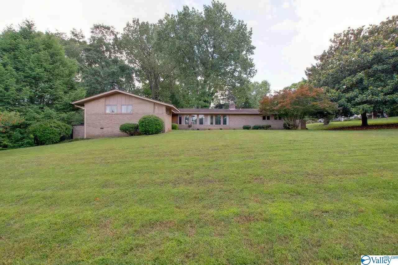 408 Sherwood Drive - Photo 1
