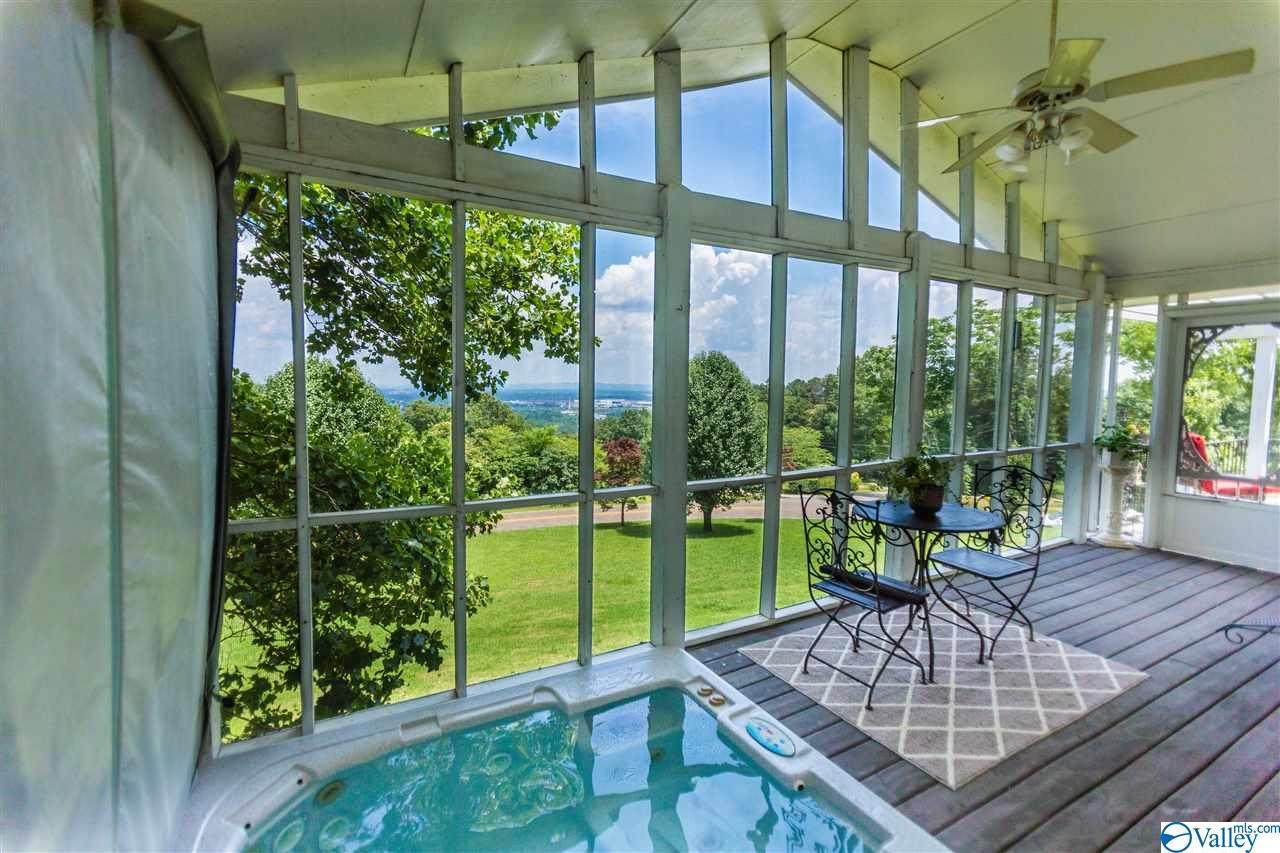 1007 Scenic Drive - Photo 1