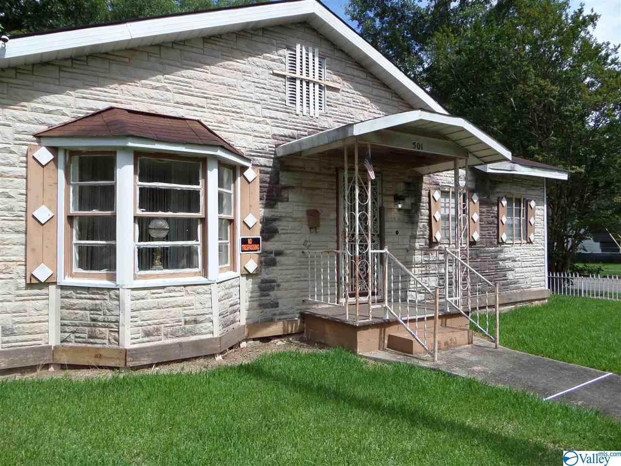 501 Henry Street - Photo 1