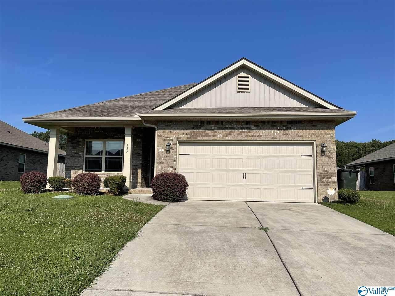 135 Clydesdale Lane - Photo 1