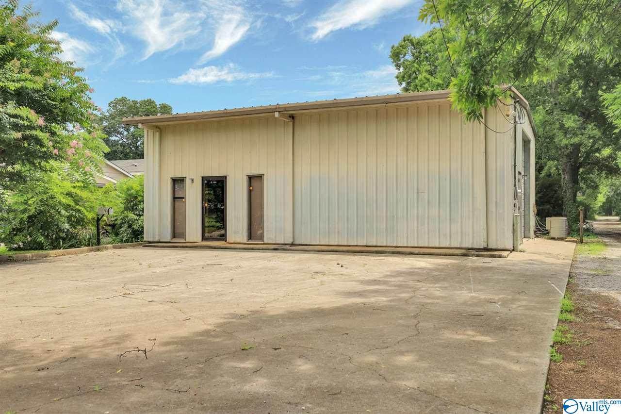 706 Dallas Street - Photo 1
