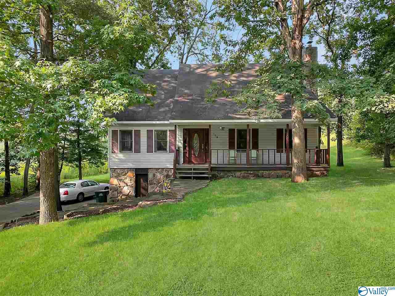 112 Newport Drive - Photo 1