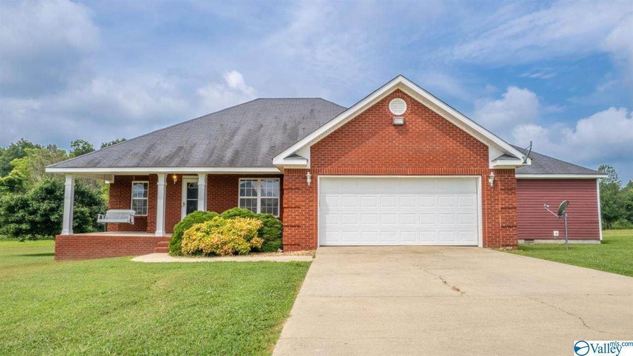 141 Pebble Lane - Photo 1