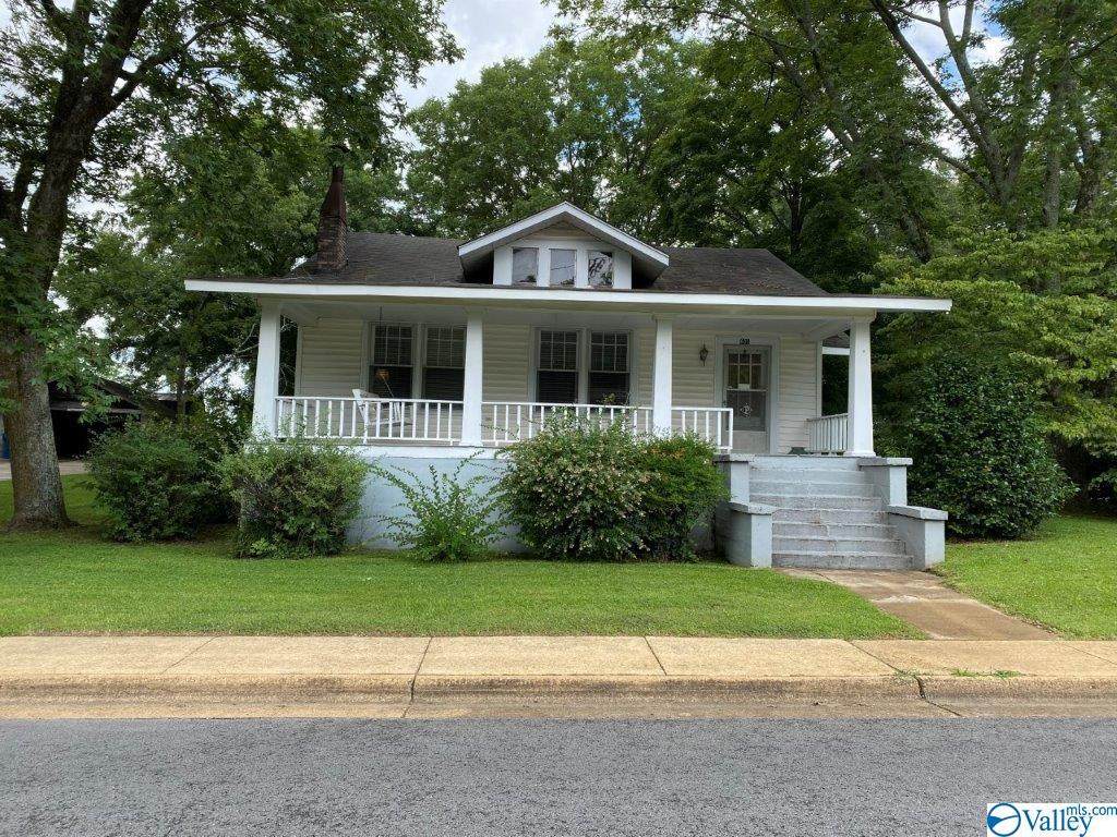 605 College Street - Photo 1