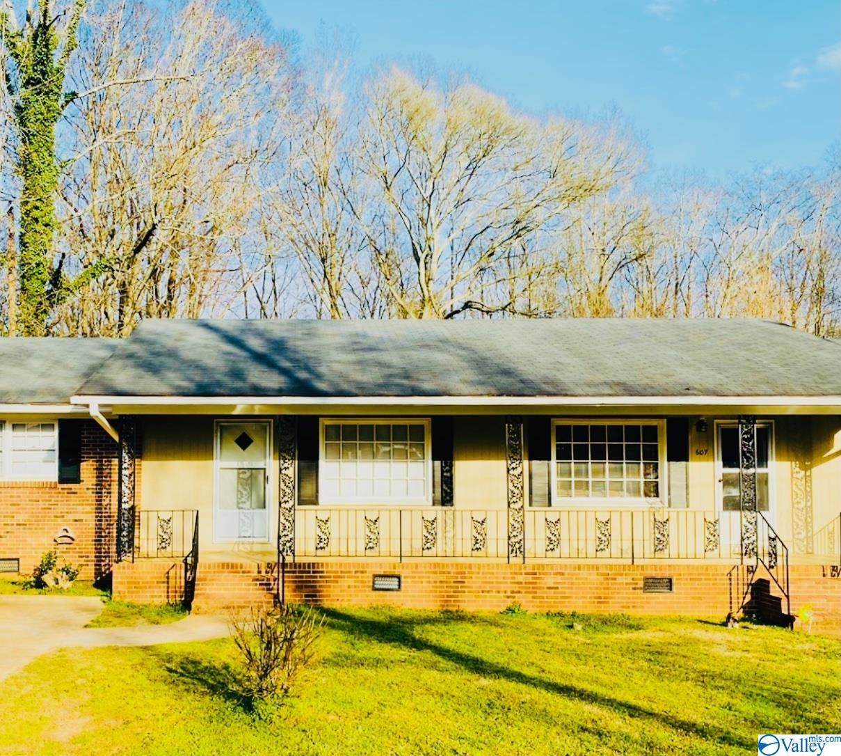 605/607 Shipp Lane - Photo 1