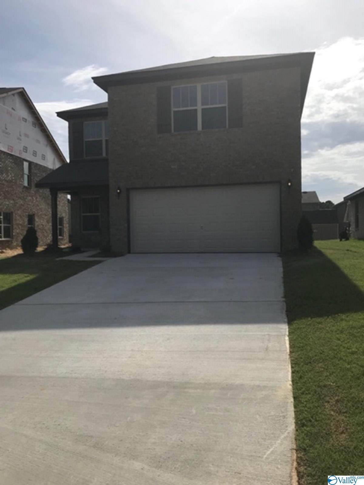 136 Winstead Circle - Photo 1