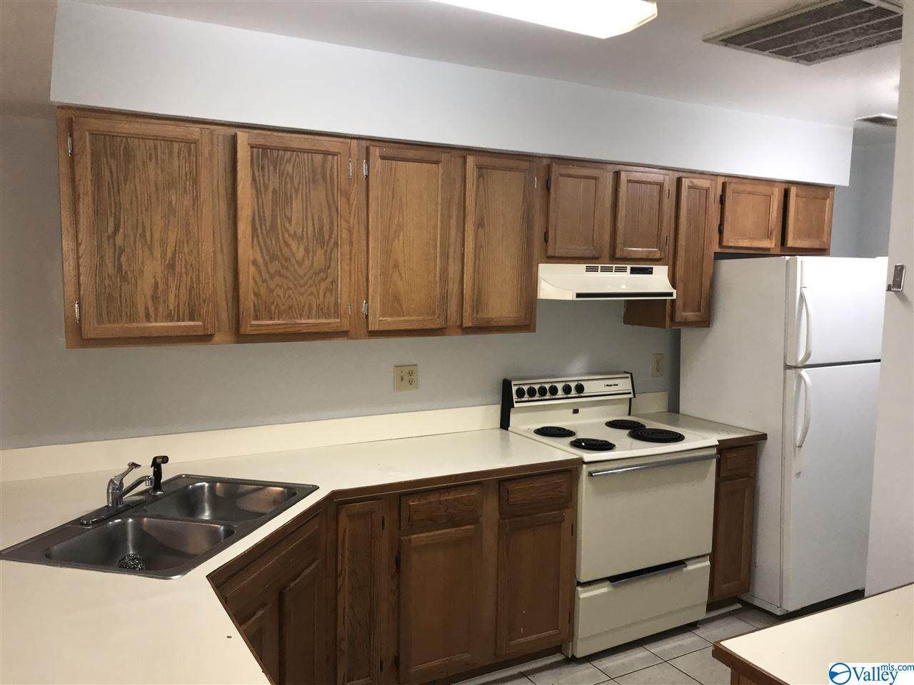 1511 Hemingway Drive - Photo 1