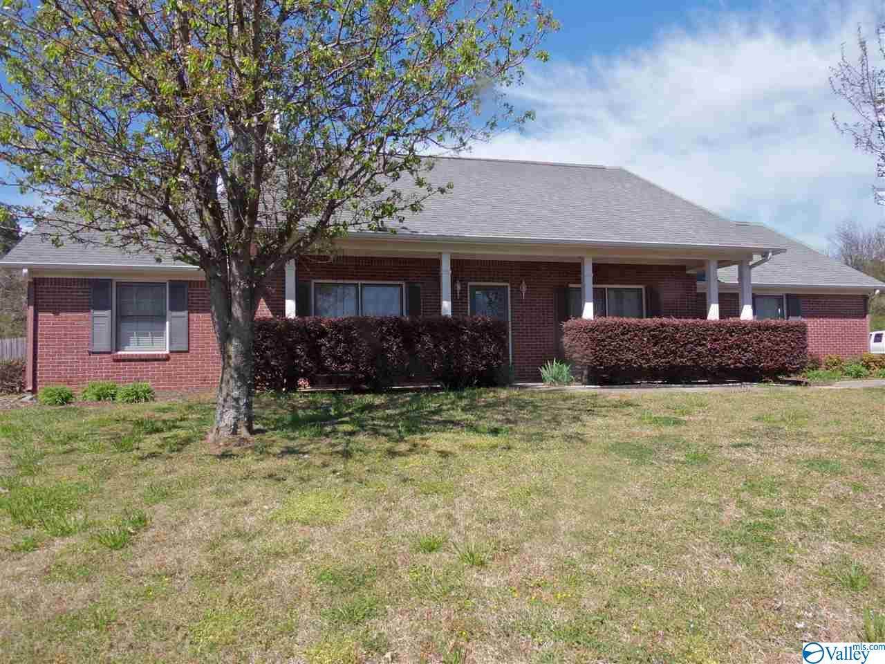 194 Leslie Lane - Photo 1