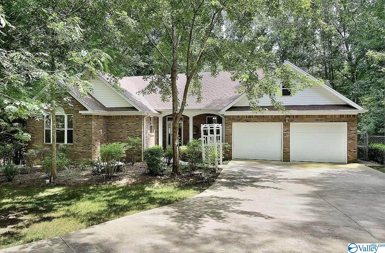 255 Cleveland Circle - Photo 1
