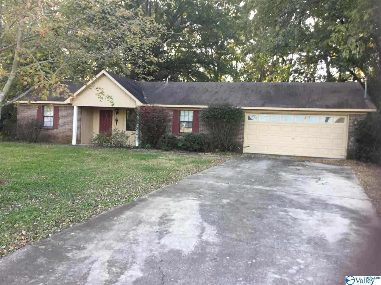 112 Scarborough Circle - Photo 1